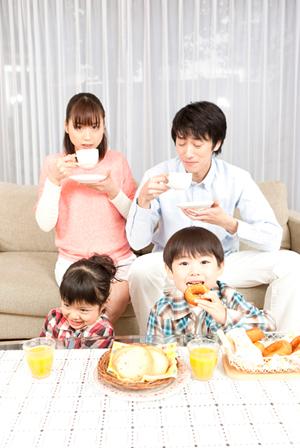 秋葉原の居酒屋「かまどか」の魅力 – 鶏素揚げ・肴・釜めしの新たな発見